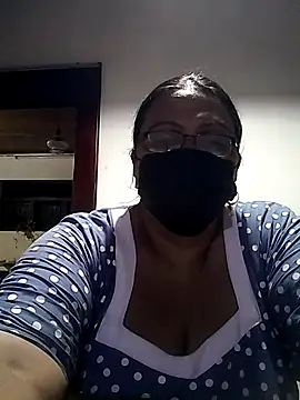 Snapshot of FemMom chatting on 5, 10, 2025 FemMom online show from 5, 10, 2025