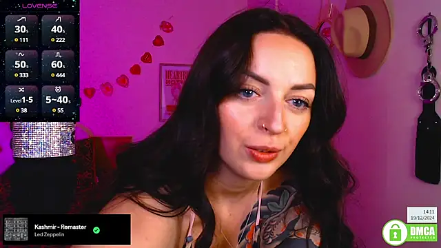 Snapshot of Billiexxox chatting on 19, 12, 2024 Billiexxox online show from 19, 12, 2024