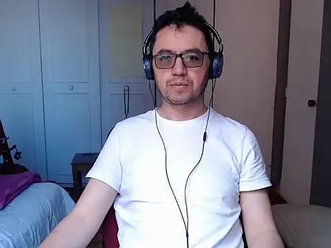 Diptongo online show from 3, 12, 2025