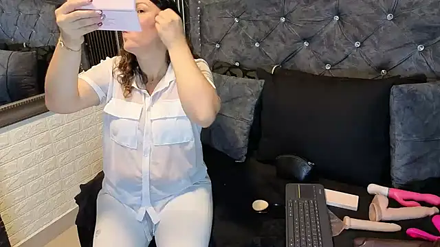 charlotte  G online show from 19, 3, 2026