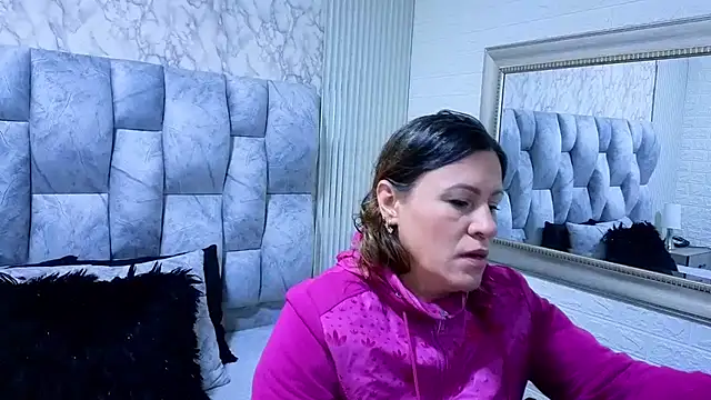 charlotte  G online show from 4, 11, 2025