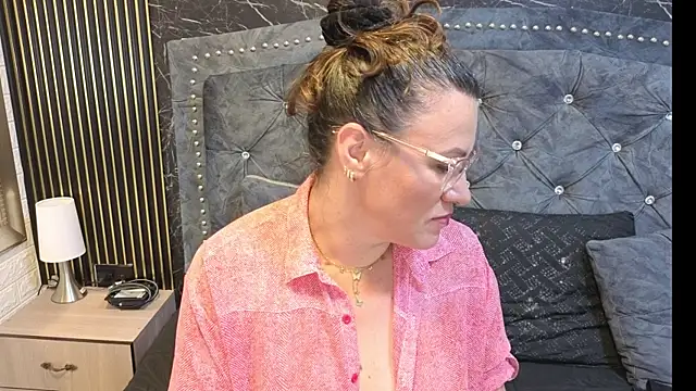 charlotte  G online show from 11, 5, 2026