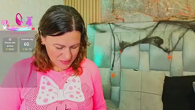 charlotte  G online show from 19, 10, 2025