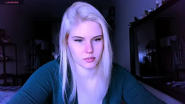 Snapshot of VoluptuousDreams chatting on 16, 3, 2025 VoluptuousDreams online show from 16, 3, 2025