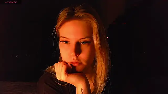 Snapshot of VoluptuousDreams chatting on 26, 1, 2025 VoluptuousDreams online show from 26, 1, 2025