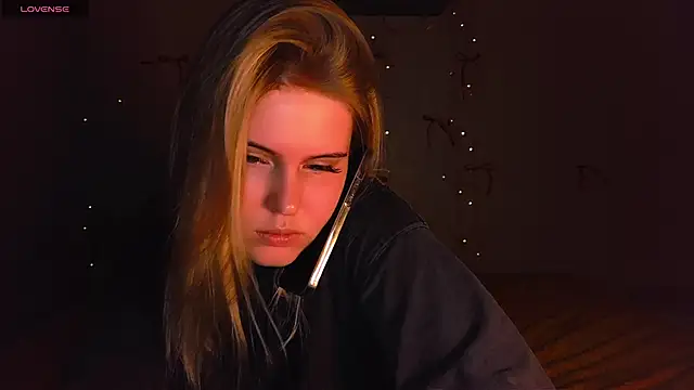 Snapshot of VoluptuousDreams chatting on 11, 2, 2025 VoluptuousDreams online show from 11, 2, 2025