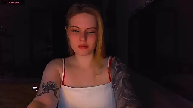 Snapshot of VoluptuousDreams chatting on 14, 2, 2025 VoluptuousDreams online show from 14, 2, 2025