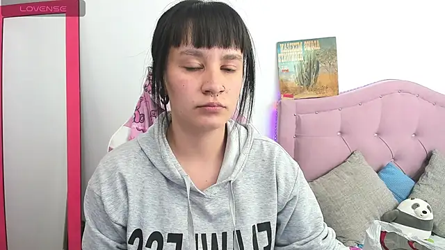 Katalina novoa online show from 21, 3, 2025