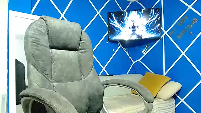 Snapshot of alexander_megan chatting on 12, 10, 2025 alexander megan online show from 12, 10, 2025