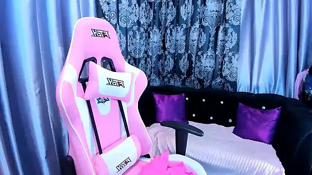 KamilaFoxy online show from 6, 3, 2026