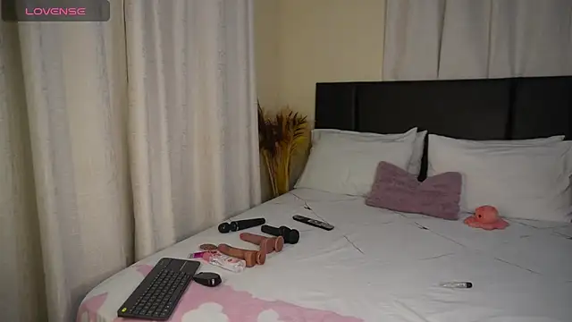 Snapshot of _Watuluv_ chatting on 10, 3, 2025  Watuluv  online show from 10, 3, 2025