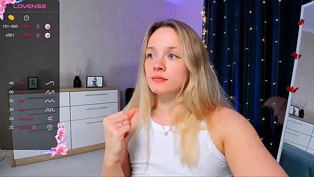 Snapshot of SherillBrill chatting on 6, 3, 2025 SherillBrill online show from 6, 3, 2025