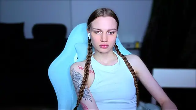 StellaLawless online show from 21, 4, 2026