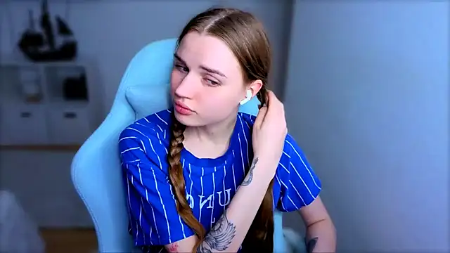 StellaLawless online show from 27, 10, 2025