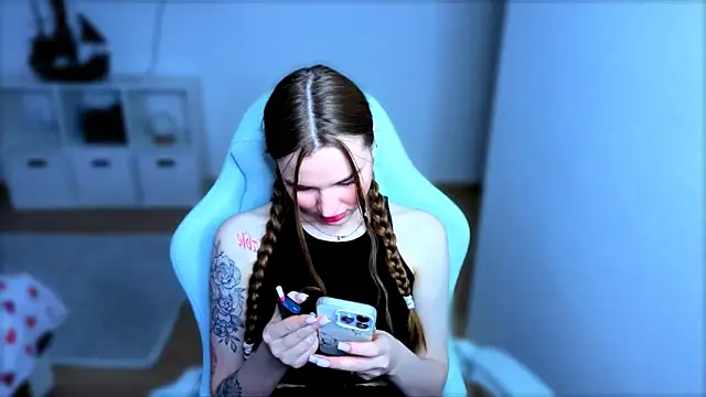 StellaLawless online show from 23, 11, 2025