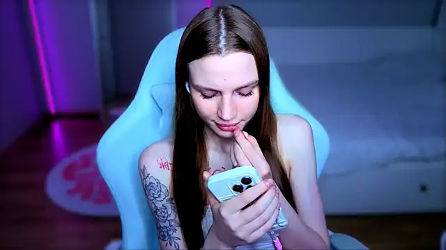 StellaLawless online show from 9, 7, 2026