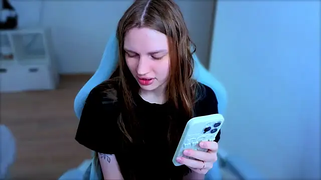 StellaLawless online show from 5, 4, 2026