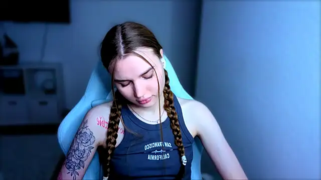 StellaLawless online show from 28, 11, 2025