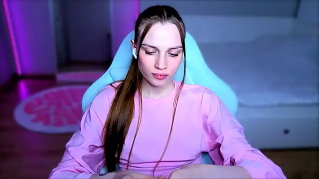 StellaLawless online show from 8, 7, 2026