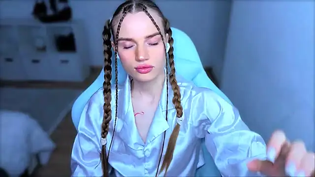 StellaLawless online show from 8, 10, 2025