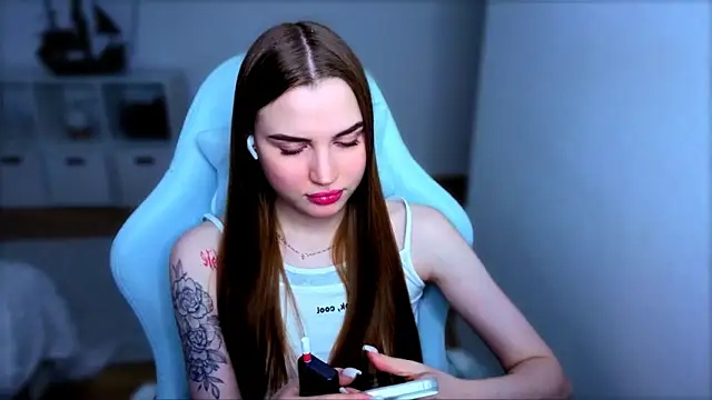 StellaLawless online show from 11, 11, 2025