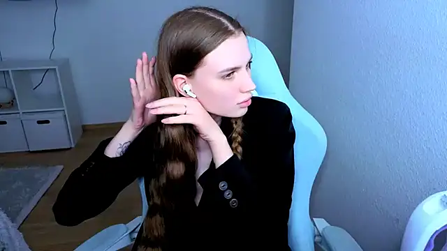 StellaLawless online show from 8, 3, 2026