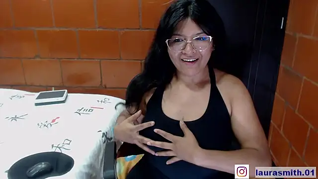 laura smith0 online show from 24, 2, 2025