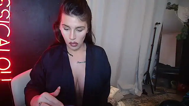 Bustyjessicalouu online show from 5, 3, 2025