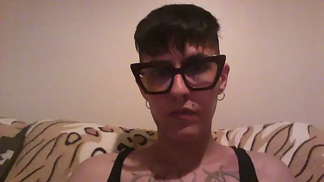 Snapshot of nickfxx chatting on 4, 11, 2025 nickfxx online show from 4, 11, 2025