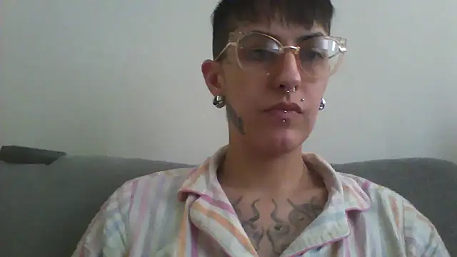 Snapshot of nickfxx chatting on 18, 10, 2025 nickfxx online show from 18, 10, 2025