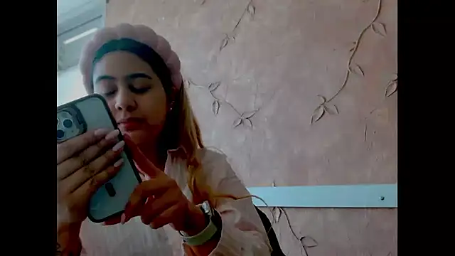 Miabonnett  online show from 1, 10, 2025