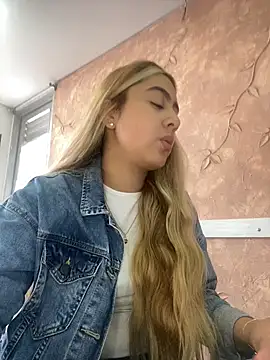 Miabonnett  online show from 5, 11, 2025