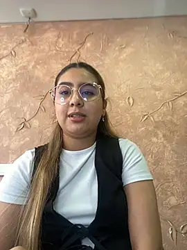 Miabonnett  online show from 21, 3, 2025