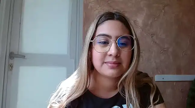 Miabonnett  online show from 20, 2, 2025