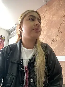 Miabonnett  online show from 28, 10, 2025