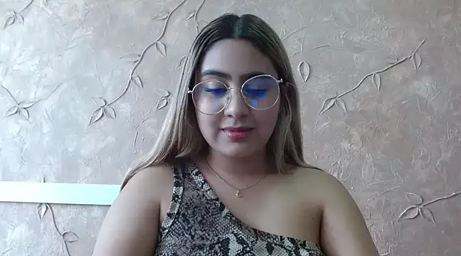 Miabonnett  online show from 18, 2, 2025