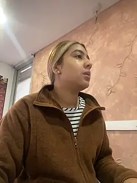 Miabonnett  online show from 24, 11, 2025