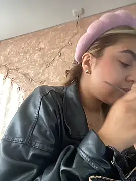 Miabonnett  online show from 31, 10, 2025