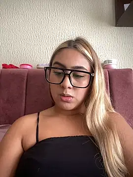 Miabonnett  online show from 18, 4, 2026