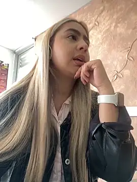 Miabonnett  online show from 15, 10, 2025