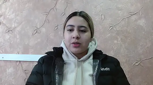 Miabonnett  online show from 5, 3, 2025