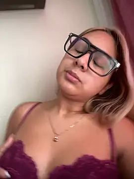 Miabonnett  online show from 10, 4, 2026