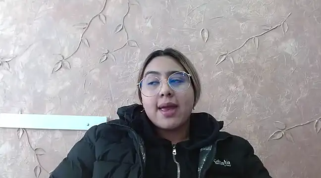 Miabonnett  online show from 4, 3, 2025
