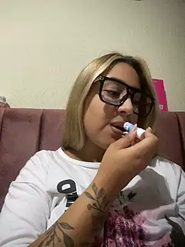 Miabonnett  online show from 21, 4, 2026