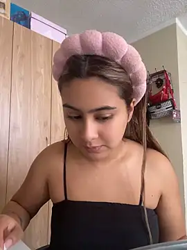 Snapshot of Miabonnett_ chatting on 11, 6, 2026 Miabonnett online show from 11, 6, 2026