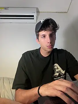 CamiloXx04 online show from 4, 2, 2025