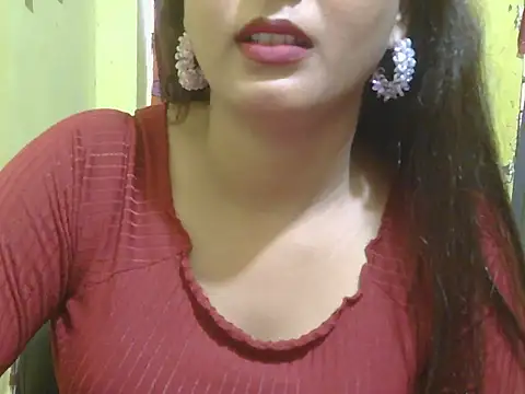 Snapshot of Model-Tanya chatting on 11, 2, 2025 Model-Tanya online show from 11, 2, 2025
