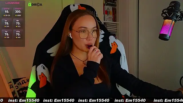 Snapshot of Emili1- chatting on 15, 1, 2025 Emili1- online show from 15, 1, 2025