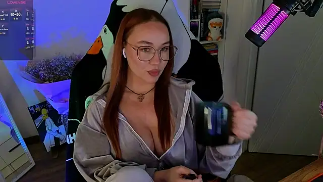 Emili1- online show from 15, 10, 2025