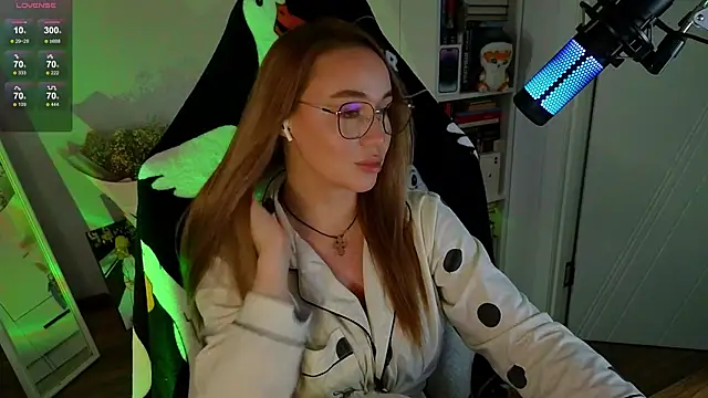 Emili1- online show from 12, 10, 2025